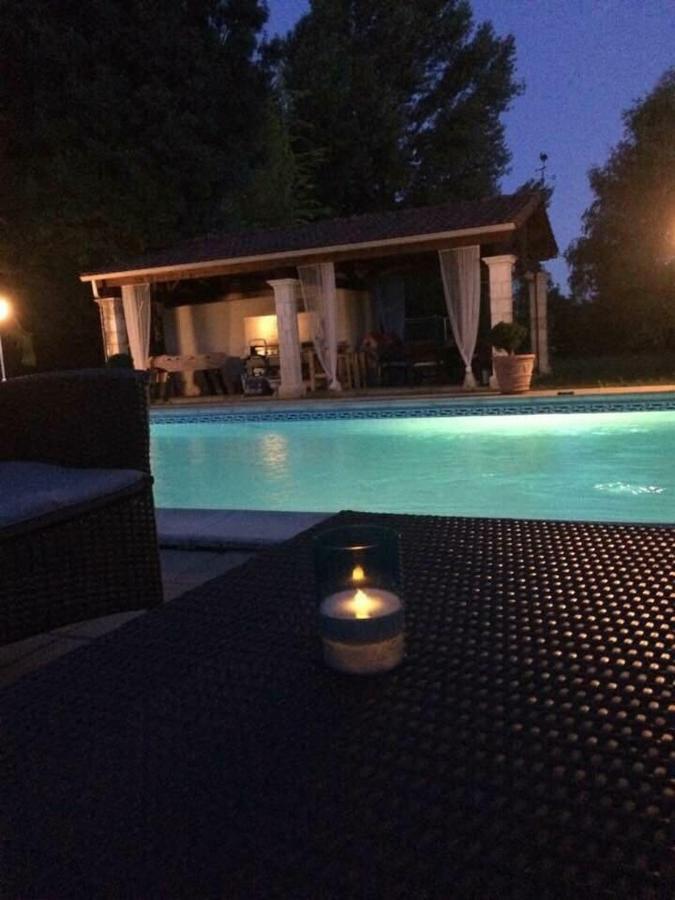 Roulotte De Dilou Noisette Villa Matha Buitenkant foto